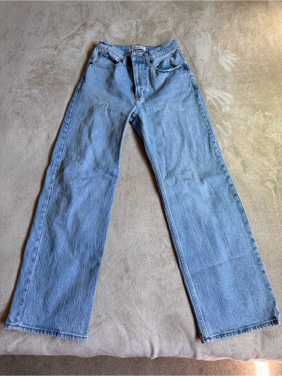 Abercrombie & Fitch Denim - A&F The ‘90s Relaxed High Rise Light Wash Jeans 2S